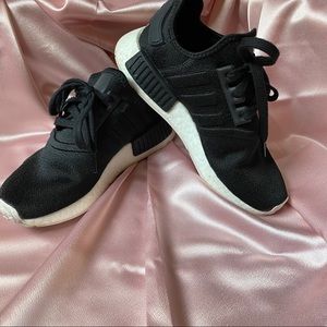 Black Adidas NMD R1